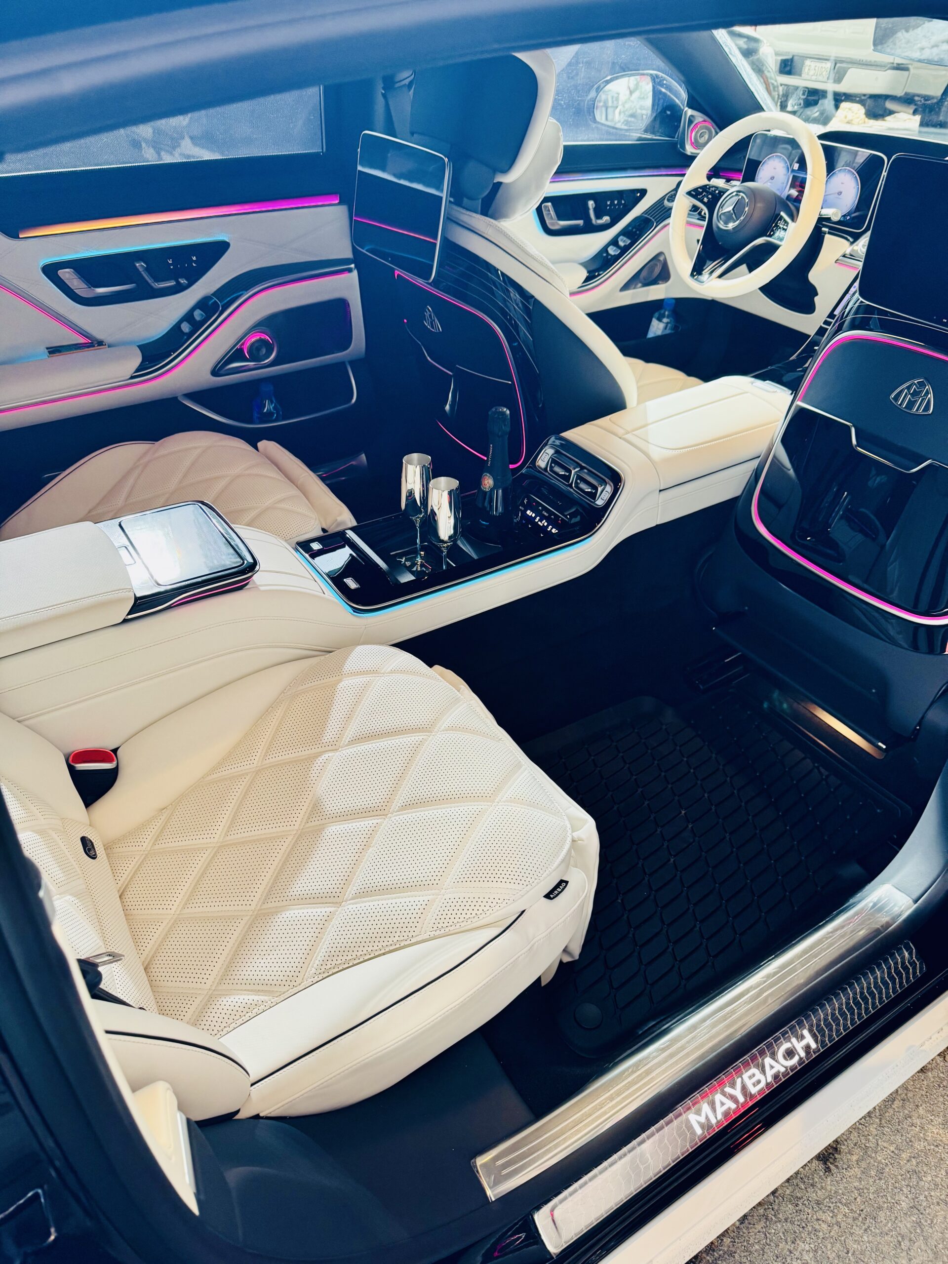 Executive Maybach Chauffeur Toronto Background